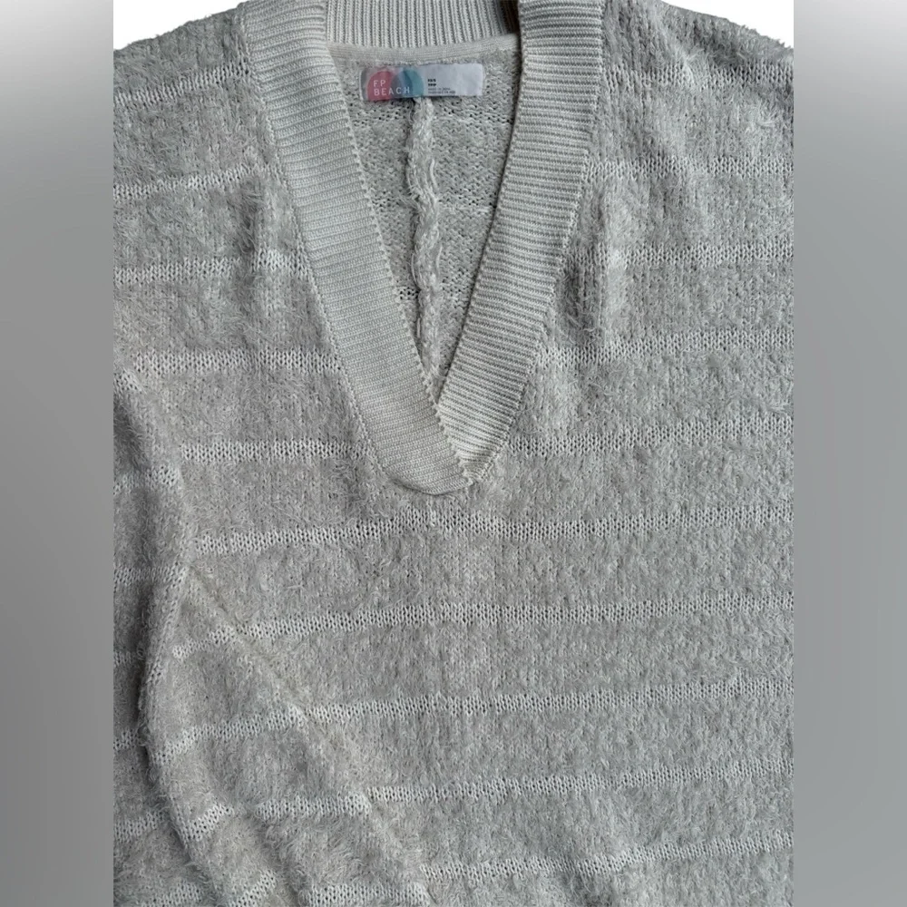 New! Imani Sweater Pullover Soft Fuzzy Knit Maxi Length color Snow xs/small